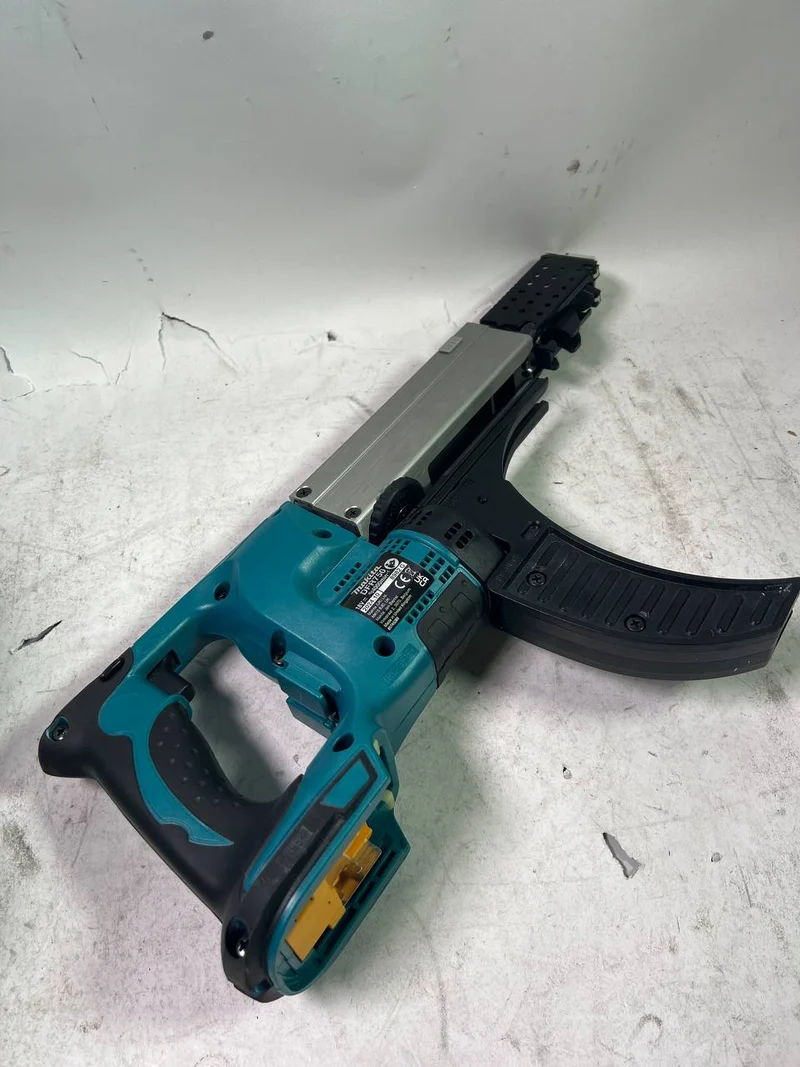 Makita DFR 750 Z Akku Magazinschrauber 18V 45-75mm Solo - Gebraucht