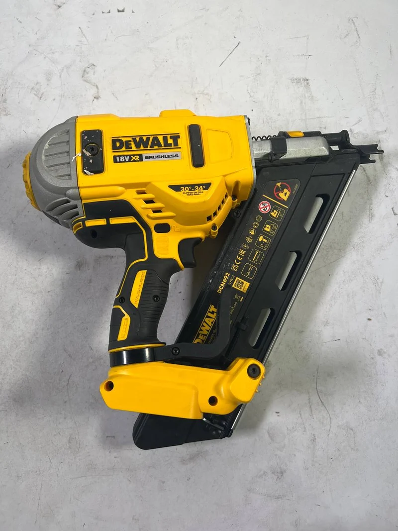 DeWalt DCN 692 N 18 V Akku Streifennagler bürstenlos 9 mm 2 Stufen - Reparaturgerät