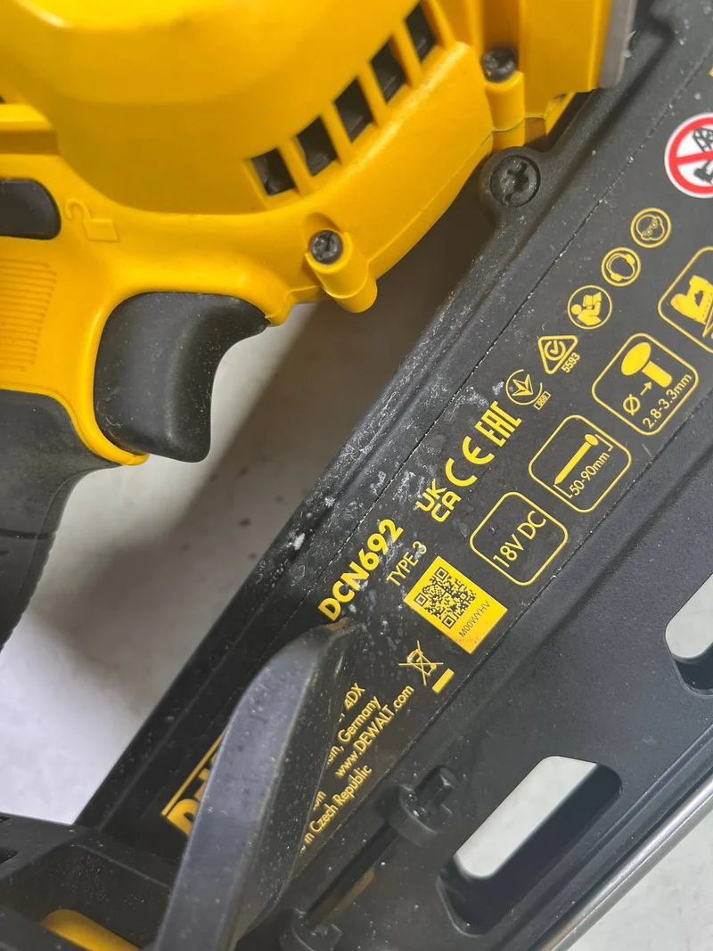 DeWalt DCN 692 N 18 V Akku Streifennagler bürstenlos 9 mm 2 Stufen - Reparaturgerät