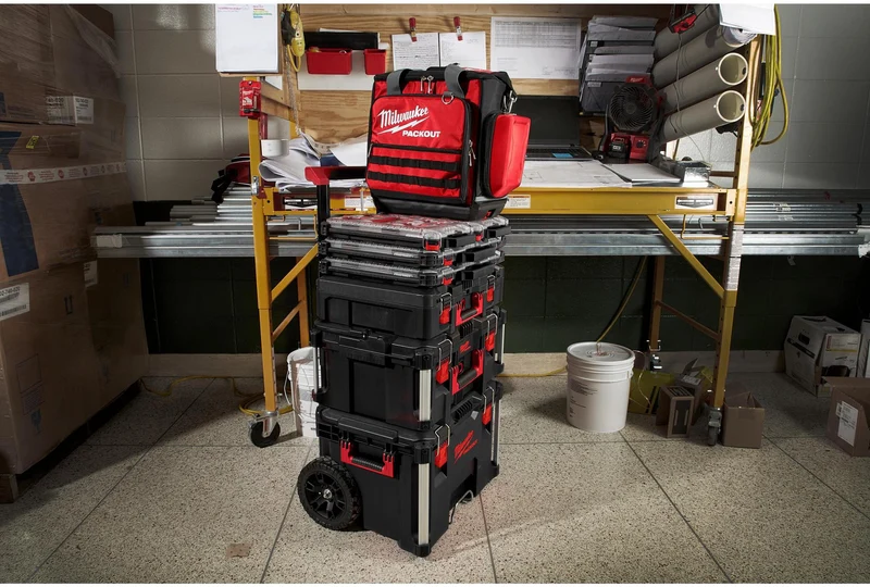 MILWAUKEE Technikertasche PACKOUT™ aus Ballistic-Nylon, 58 Fächer, B279xT432xH432mm