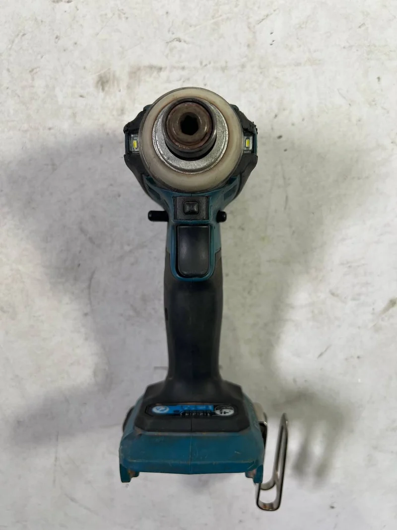 Makita DTD 172 Z Akku Schlagschrauber 18 V 180 Nm 1/4" Brushless Solo - Stark Gebraucht