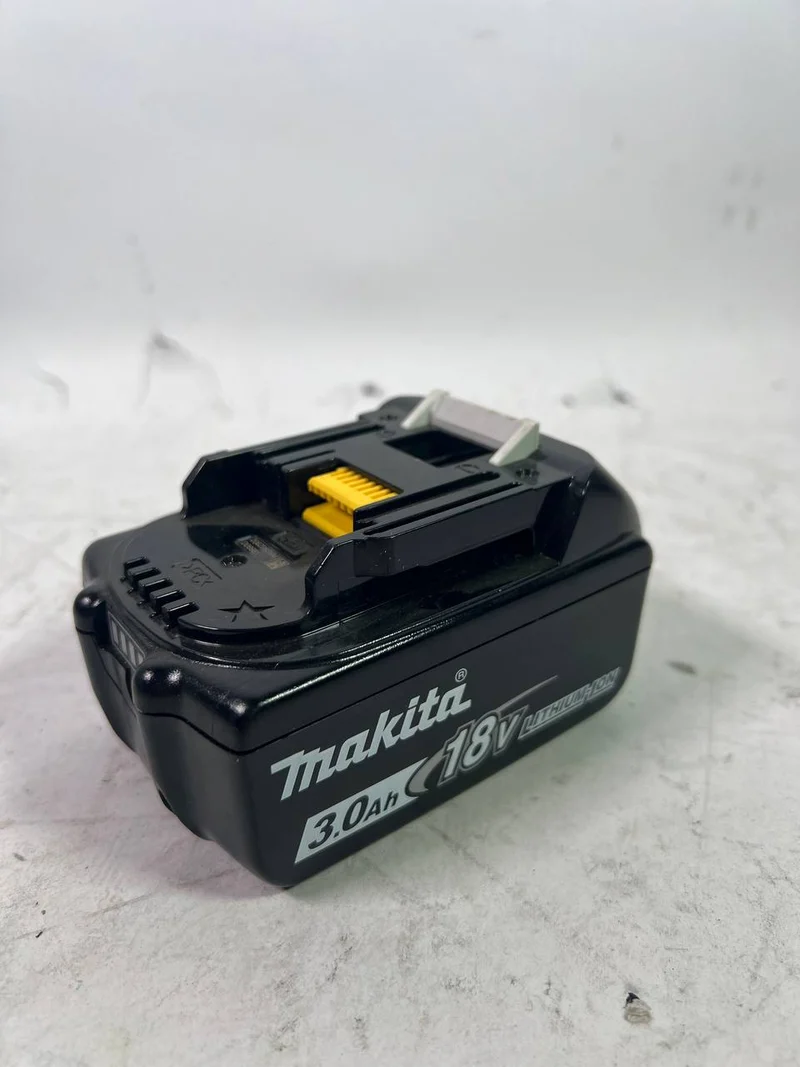 Makita BL 1830 B Akku 18 V 3,0 Ah / 3000 mAh Li-Ion - Leicht Gebraucht