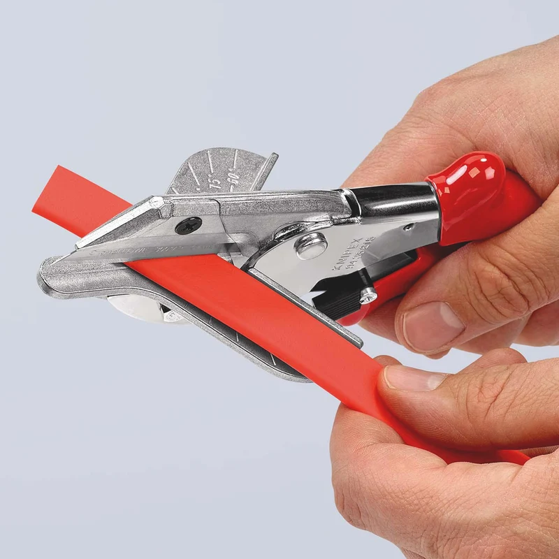 KNIPEX Gehrungsschere 215 mm – Präzise 45°-Schnitte für Kunststoff, Gummi & Holzprofile