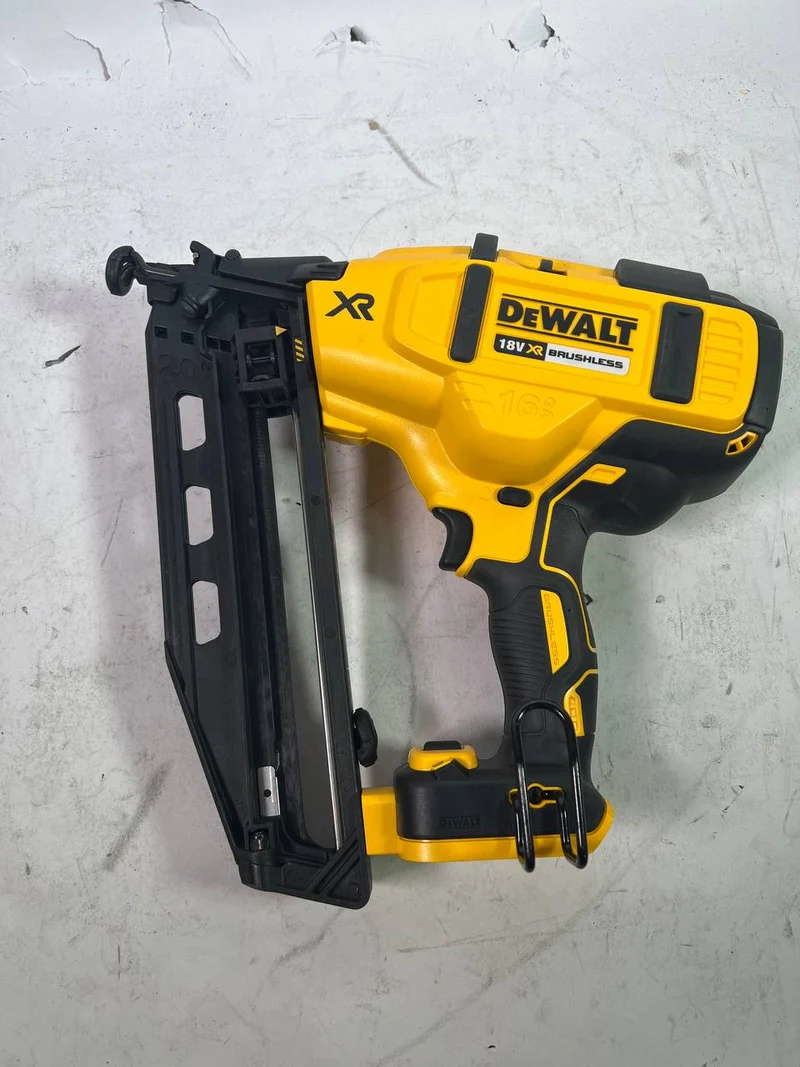 DeWalt DCN 660 N Akku Nagler 18V 32 - 63mm Brushless Solo - Gebraucht