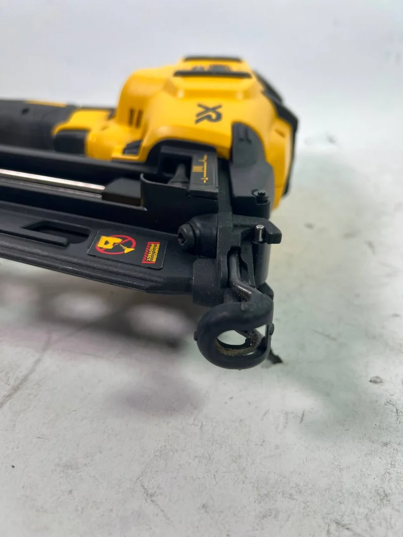 DeWalt DCN 660 N Akku Nagler 18V 32 - 63mm Brushless Solo - Gebraucht