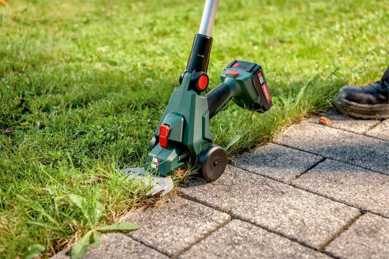 Metabo Akku-Strauch-/Grasschere SGS 18 LTX Q 18 V 20 cm – kabellos, werkzeugloser Messerwechsel