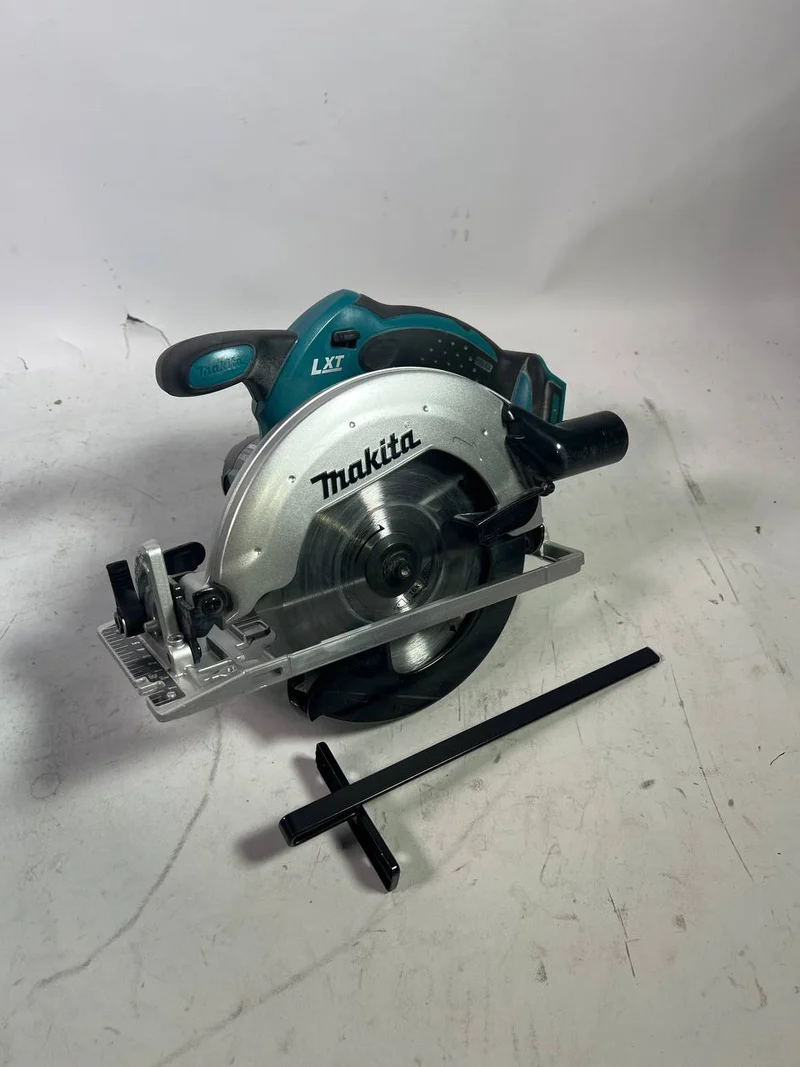 Makita DSS 611 Z 18V Li-Ion Akku Handkreissäge - „Herstellergeprüft & überholt“