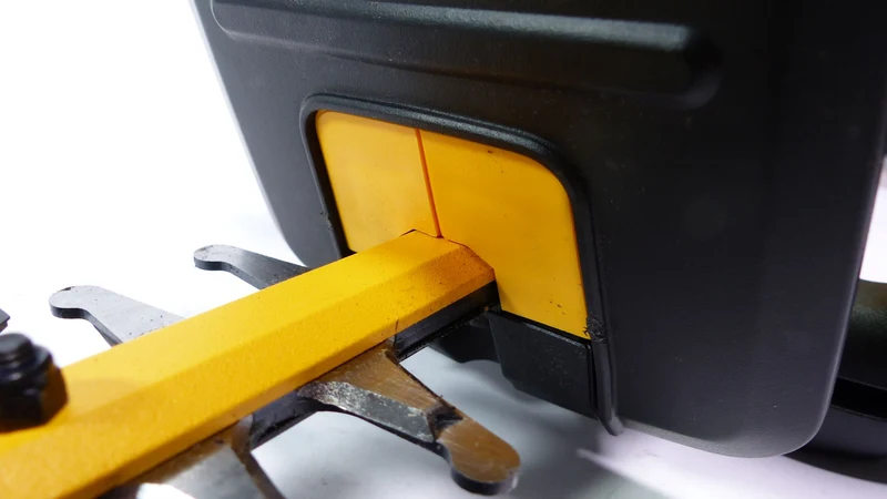 DeWalt DCM 583 N Akku Heckenschere 36V Pro Landscaping Solo - Neuwertig