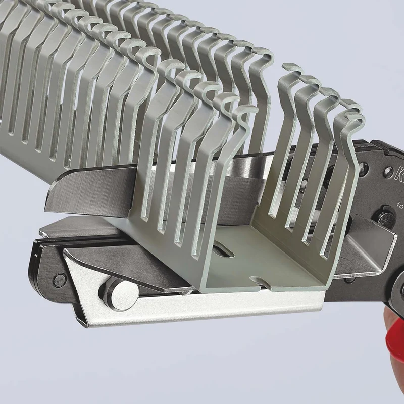 KNIPEX Kunststoffschere für Kabelkanäle bis 4 mm – Kniehebelübersetzung, 275 mm