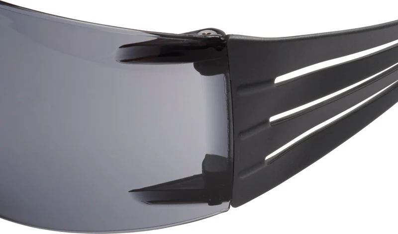 3M Schutzbrille SecureFit™ SF400 EN 166-1FT – Leichte Sicherheitsbrille mit Anti-Fog-Beschichtung