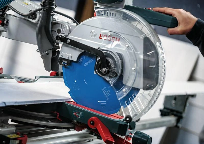 Bosch Kreissägeblatt AD 216 mm Z.6 TCG Bohrung 30 mm Schnittbreite 2,2 mm HM