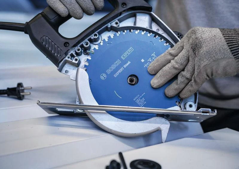Bosch Kreissägeblatt Expert for Steel 230 mm, 48 Zähne, für Edelstahl, 25,4 mm Bohrung