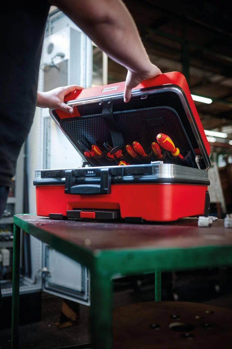 STAHLWILLE Werkzeugsatz 13300 VDE 48-teilig im ABS-Koffer mit Aluminiumrahmen