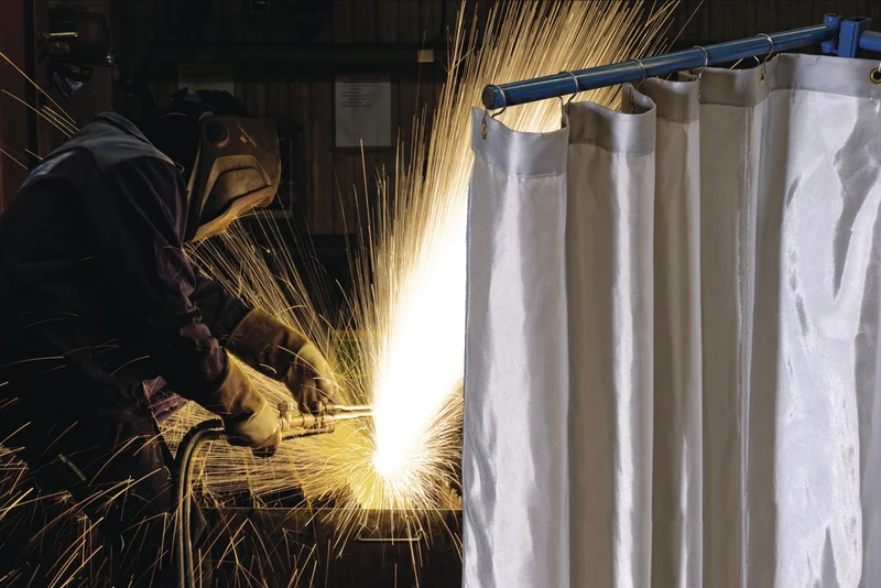 JUTEC Schweißervorhang 1400x1800 mm grau – Hitzeschutz bis 600 °C, E-Glasgewebe
