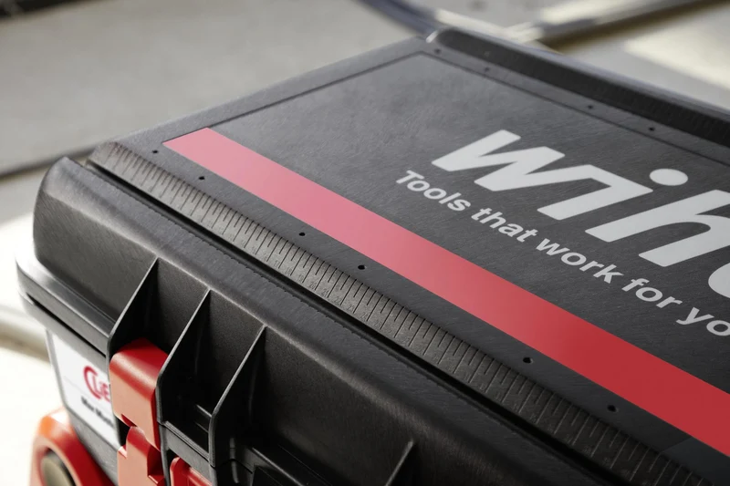 Wiha Werkzeugsortiment XXL IV 80-teilig im Schutzkoffer – Profi-Set mit VDE-isolierten Werkzeugen