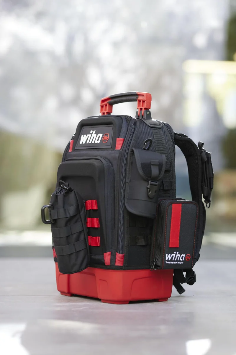 Wiha Werkzeugsortiment electric 27-teilig im Werkzeugrucksack – VDE isoliert, 77 Aufbewahrungsmöglichkeiten