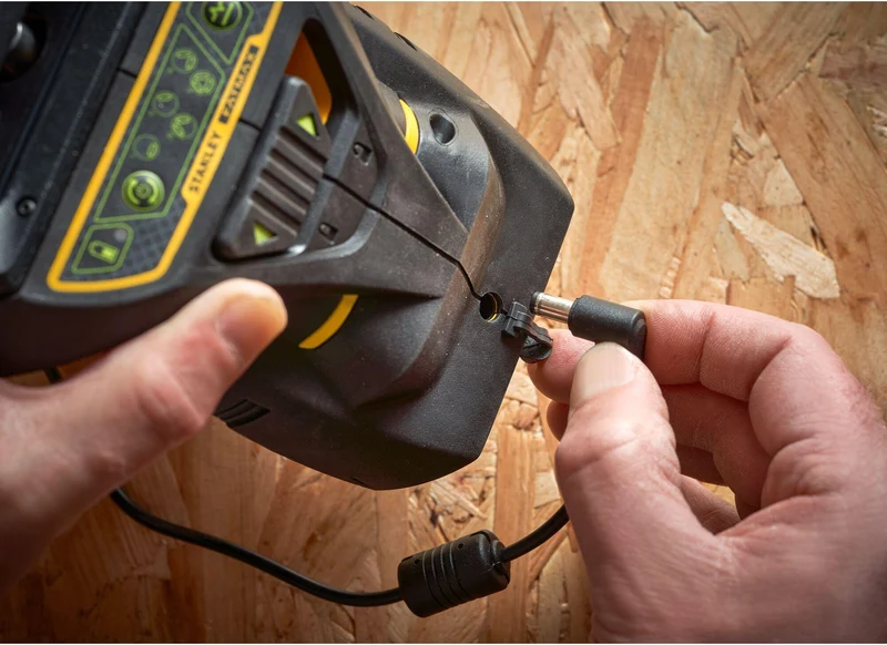 STANLEY Kreuzlinienlaser FatMax X3G – 3 x 360° Linien, ± 4° Selbstnivellierung, IP54