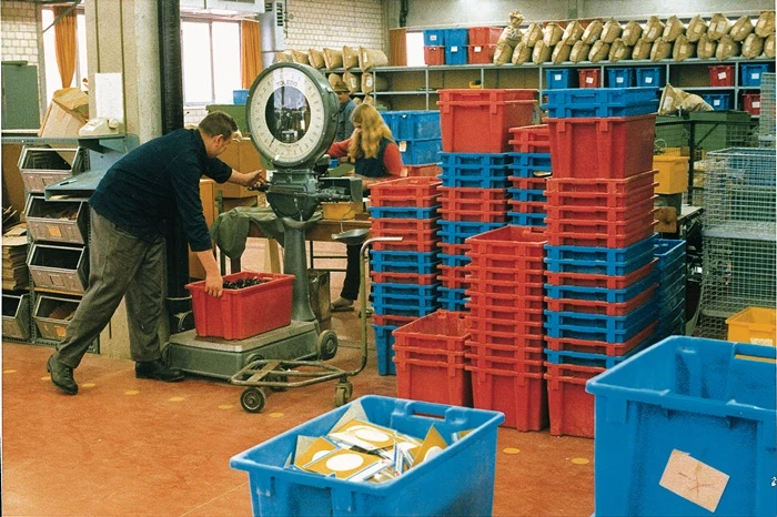 Drehstapelbehälter ( 9000446900 ) PP blau